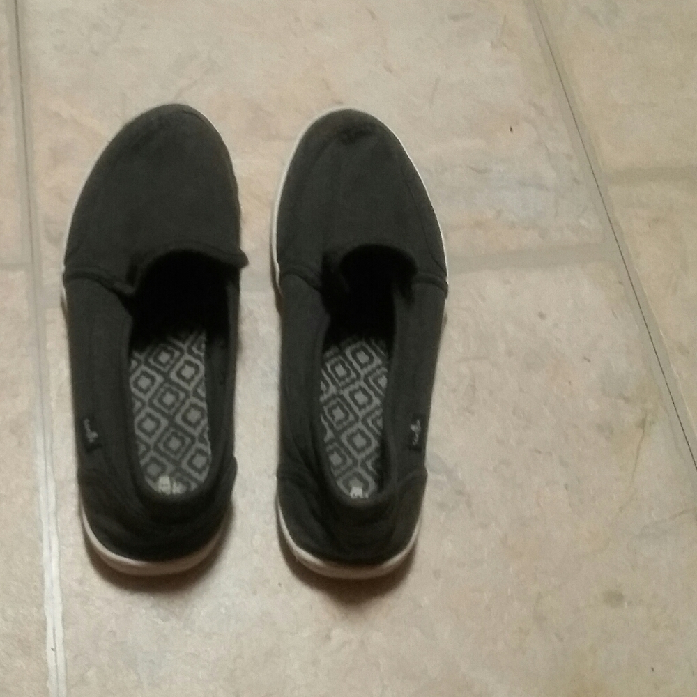 Skate shoes